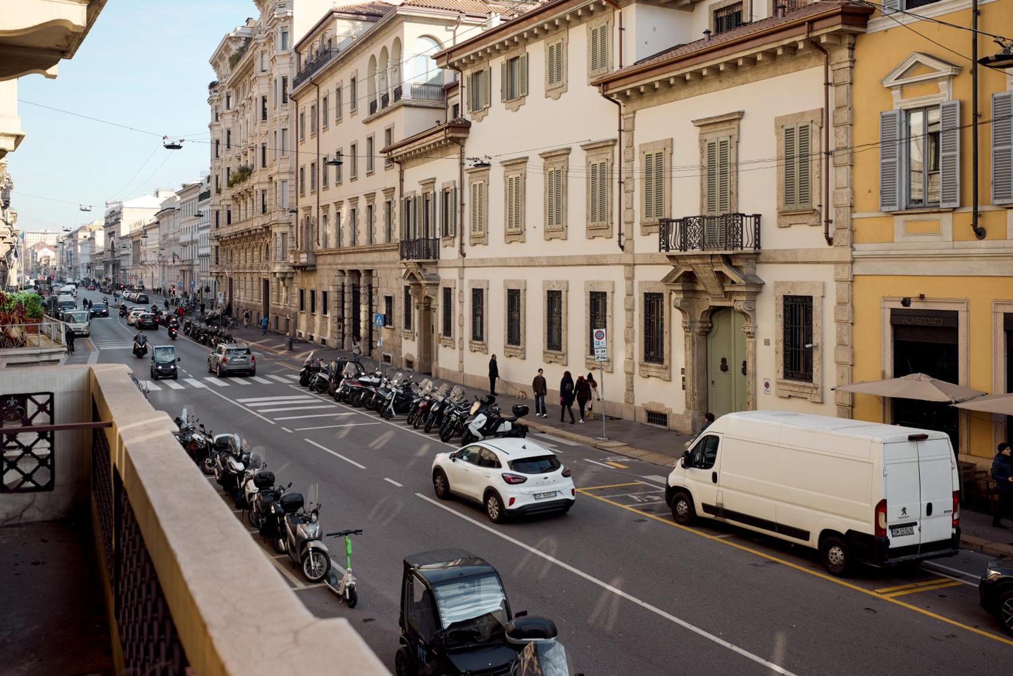 Corso Venezia View With Private Balcony - Corso Venezia Suite Милано Екстериор снимка