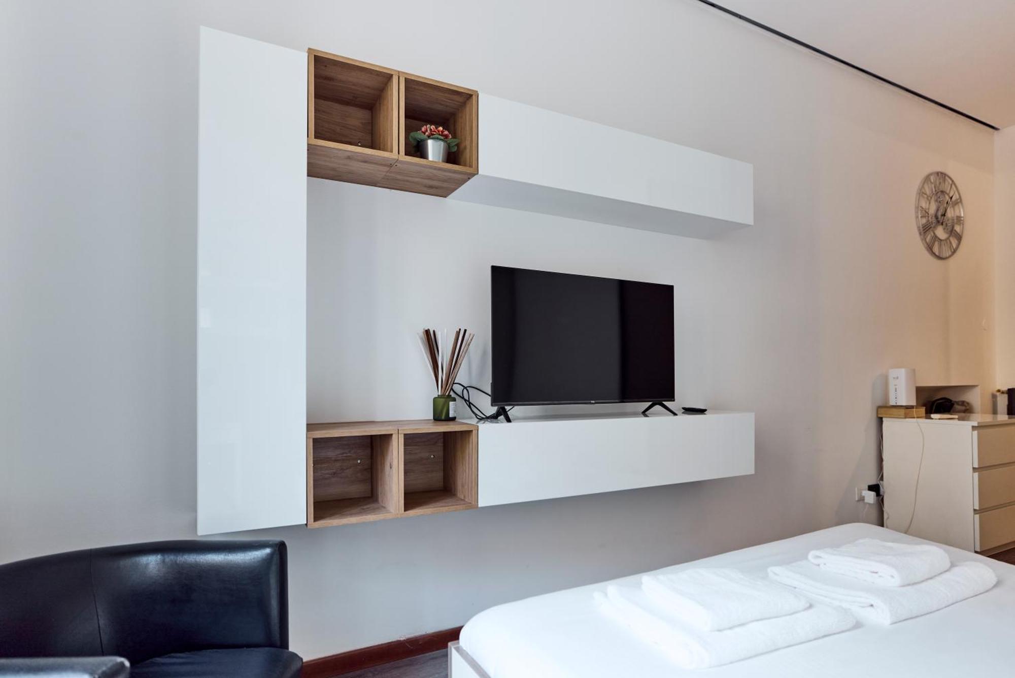 Corso Venezia View With Private Balcony - Corso Venezia Suite Милано Екстериор снимка